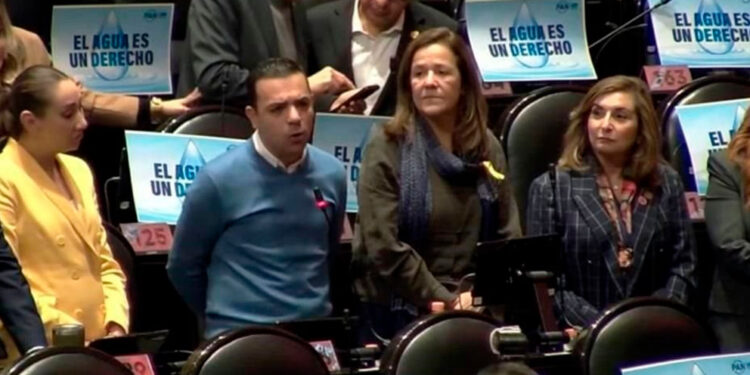 Debaten diputados Ley de Aguas