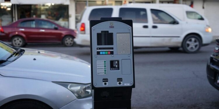 Nuevo Laredo implementa el nuevo sistema de estacionómetros inteligentes