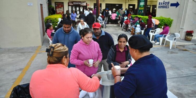Martes Ciudadano con ambiente navideño en Xicoténcatl