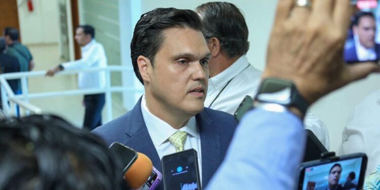 Más denuncias contra CDV en FGR: Humberto Prieto