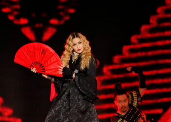 Arremete Madonna contra Trump por postura contra Sida