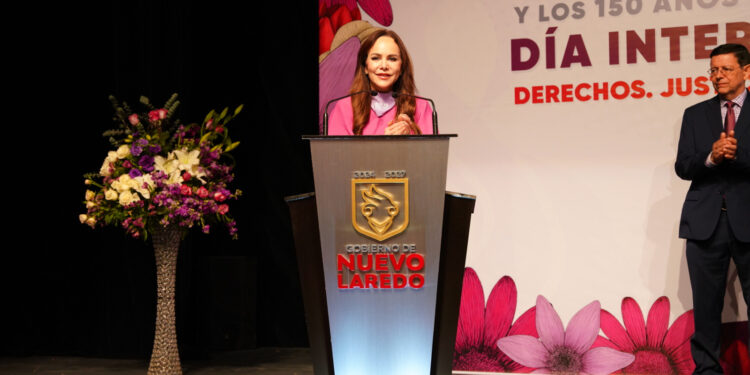 Reconocen a mujeres que transforman los dos Laredos